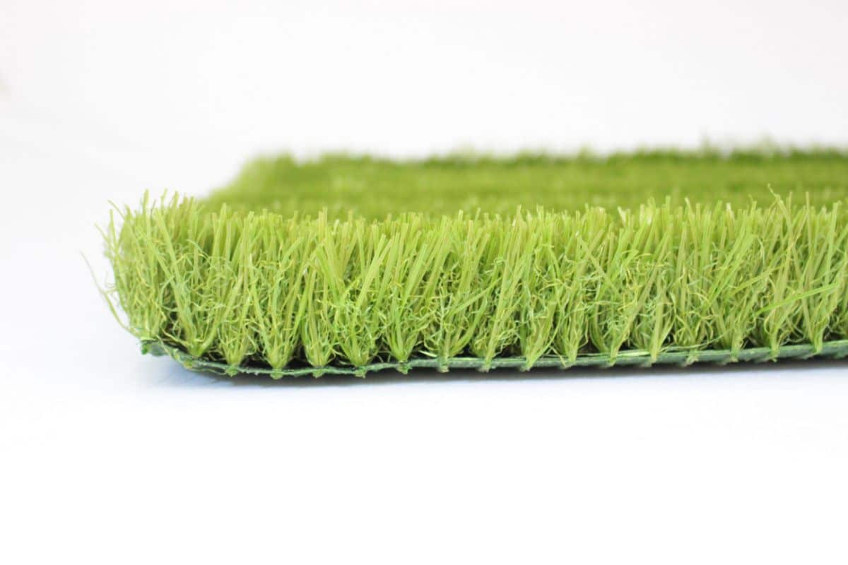 How to recover artificial grass from under the pool
