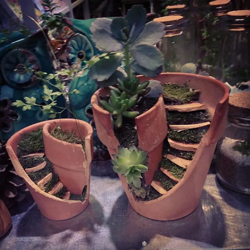 Original ideas to create a fairy garden with broken pots