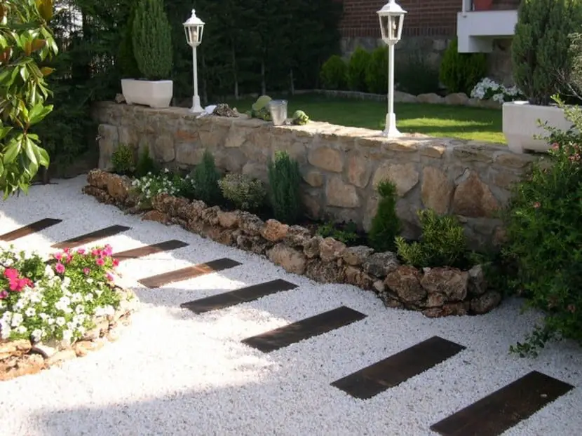 Design and decoration of gardens and paths.