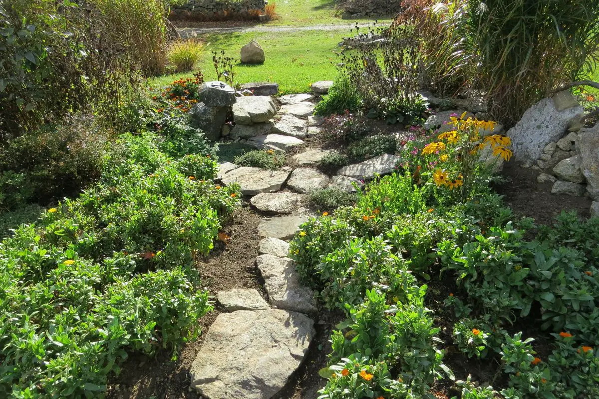 Gardens with stones: ideas to have one in your home