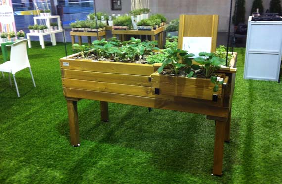 Grow table for people with reduced mobility