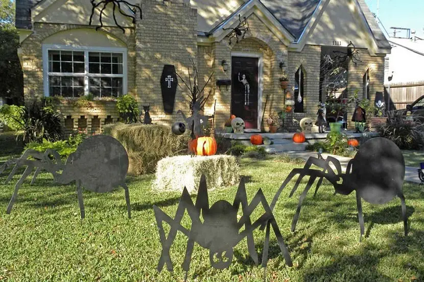How to decorate your garden for Halloween
