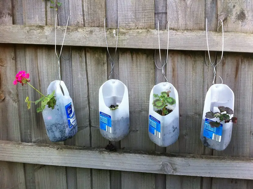 Using plastic bottles for the garden
