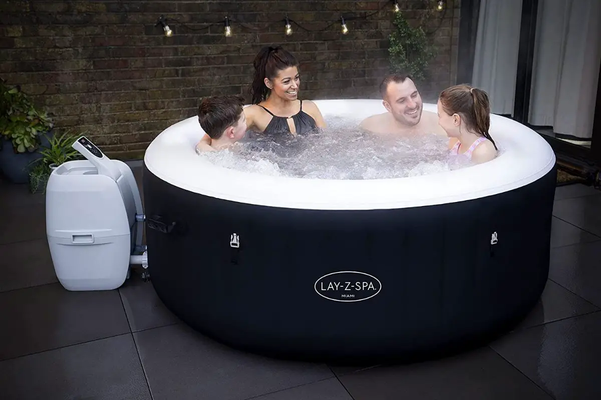 Guide to buying an inflatable spa
