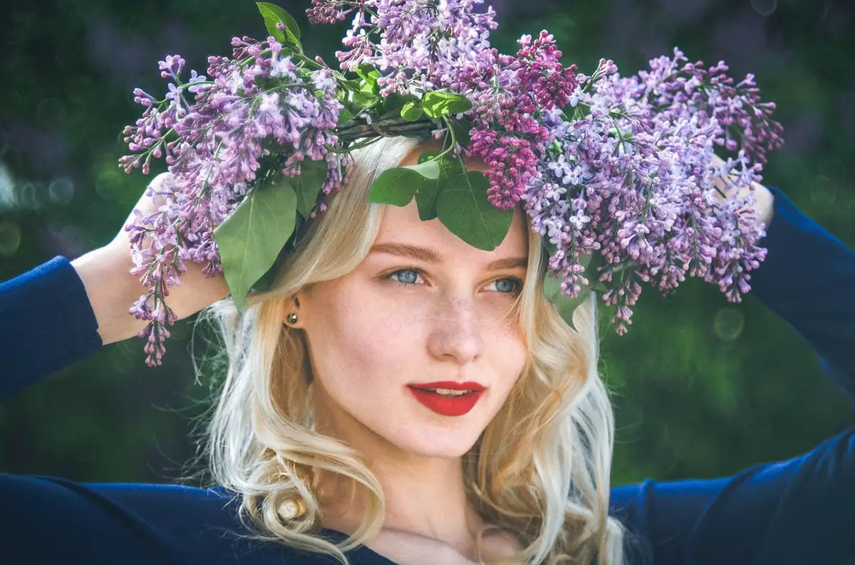 How To Make Flower Crowns: Big And Small And How To Preserve Them