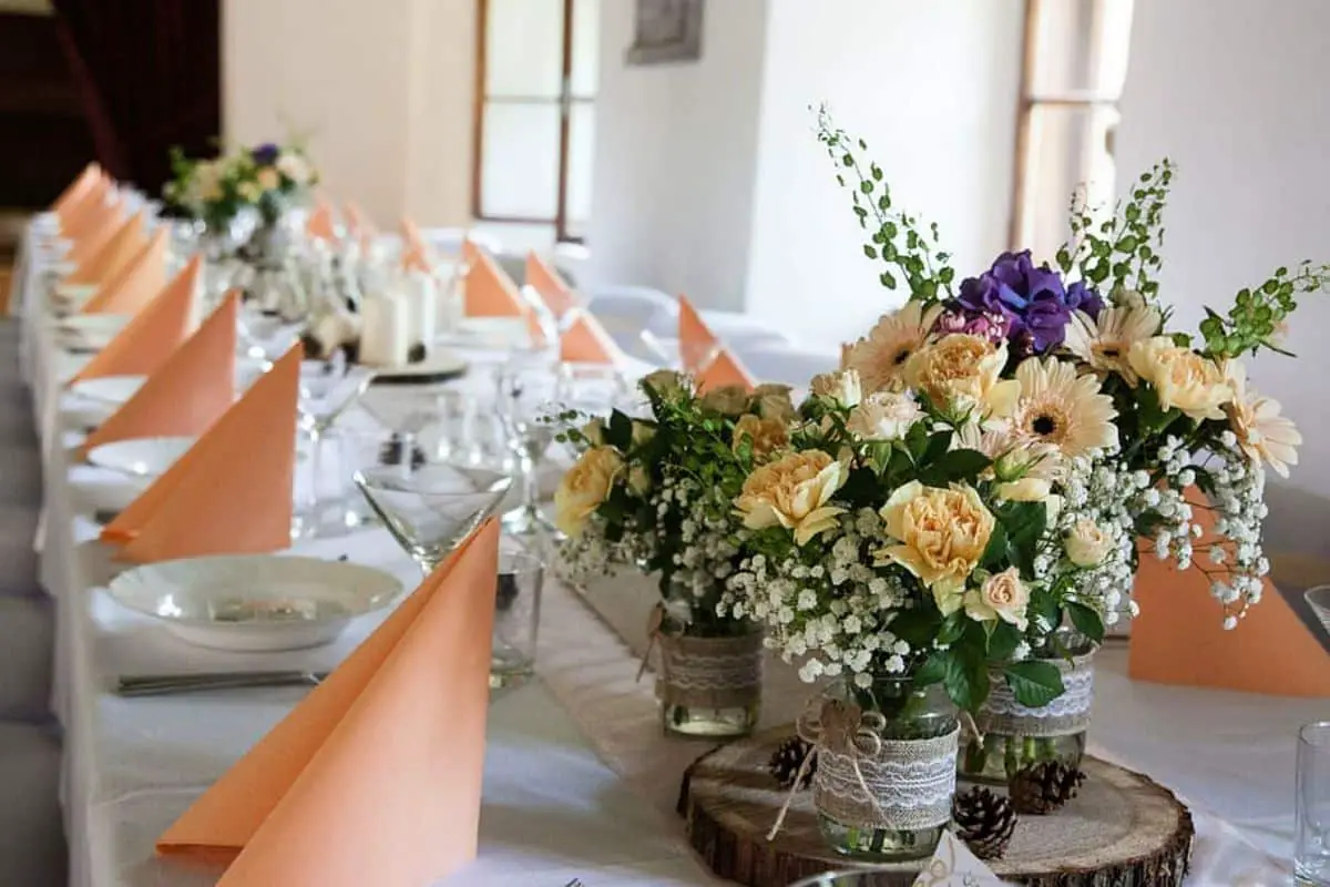 Ideas of centerpieces for summer weddings